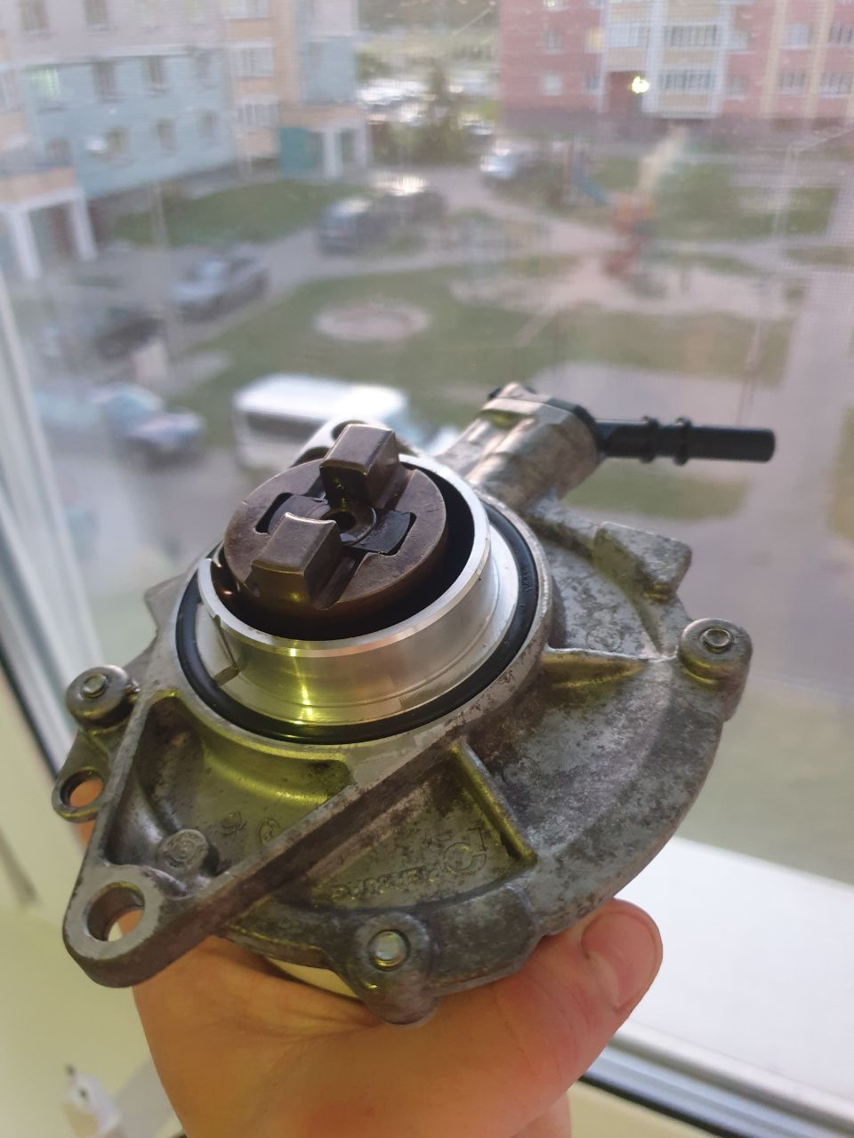 Обслуживание вакуумного насоса ep6 — Peugeot 207, 1,4 л, 2010 года ...