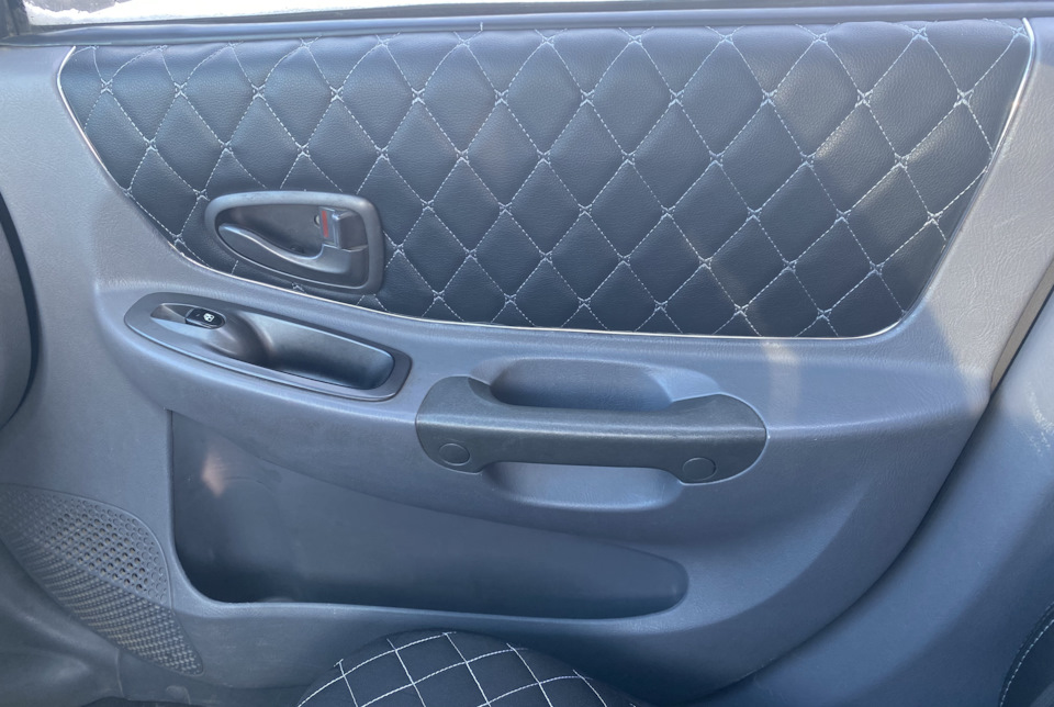 Молдинг в дверные карты — Hyundai Accent (2G), 1,6 л, 2008 года ...