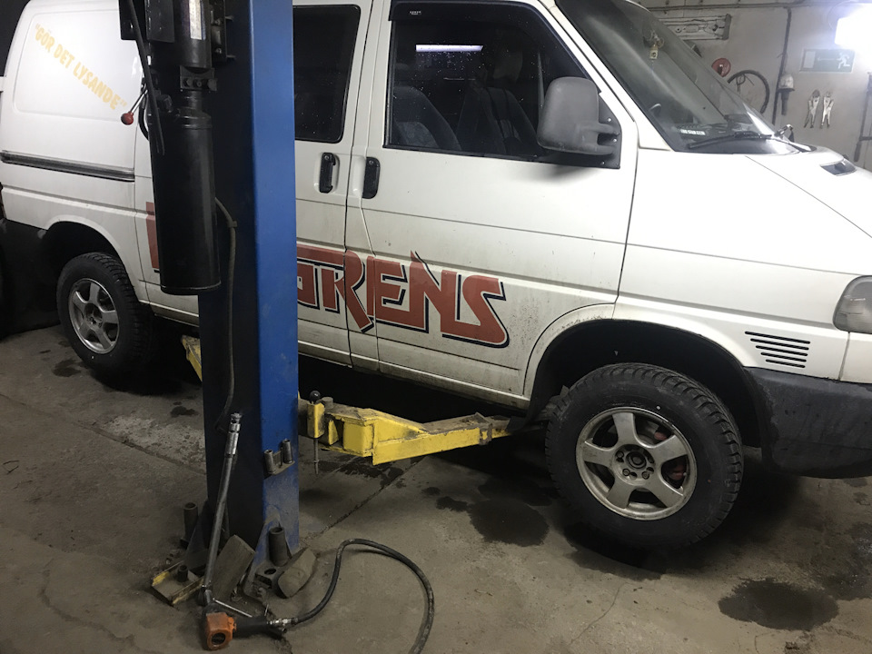 Зимняя резина CHAMPIRO ICEPRO — Volkswagen Transporter T4, 2,5 л, 2002 ...