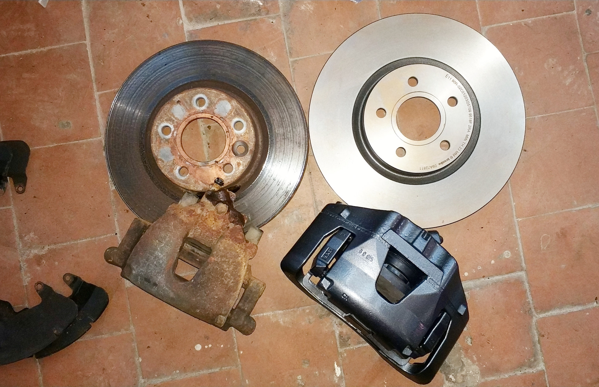 Диски тормозные передние куга 2. Ford Kuga 2.5 TRW диски. Ford Kuga 2 тормозной диск передний USB Performance. Ford Kuga 2 одинаковые ли тормозные передние диски с Kuga 3. Форд Куга 1,5 2017 передние тормозные диски.