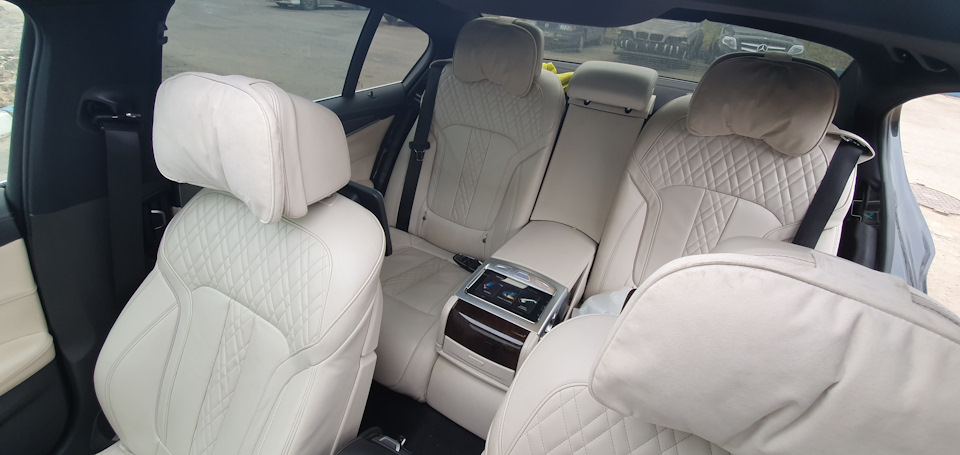 Подушка bmw в машину. Смотреть фото Подушка bmw в машину. Смотреть картинку Подушка bmw в машину. Картинка про Подушка bmw в машину. Фото Подушка bmw в машину