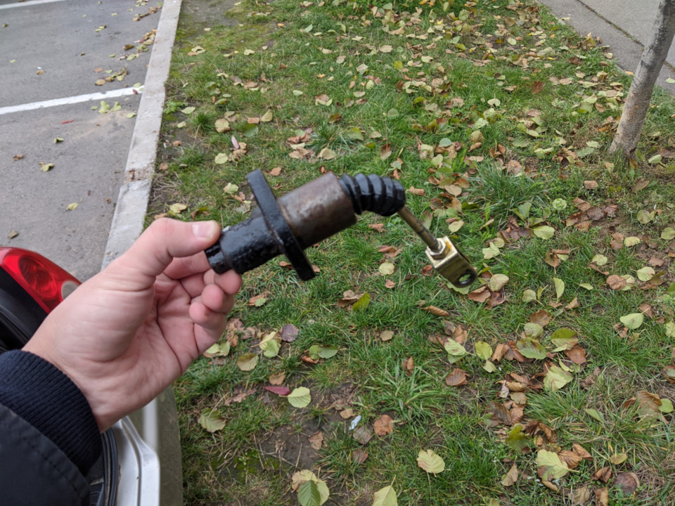 Замена главного цилиндра сцепления — Chery Elara, 2 л, 2007 года ...