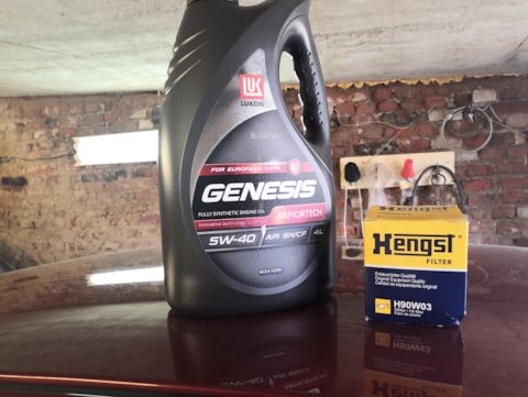 Лукойл genesis 5w 40 обзоры. Lukoil Genesis Universal 5w-40 для Нива Шевроле. Лукойл Генезис 5w40 505.01. Лукойл Дженезис 5w-30 на ниву Шевроле. Лукойл Генезис 5w40 бензин.