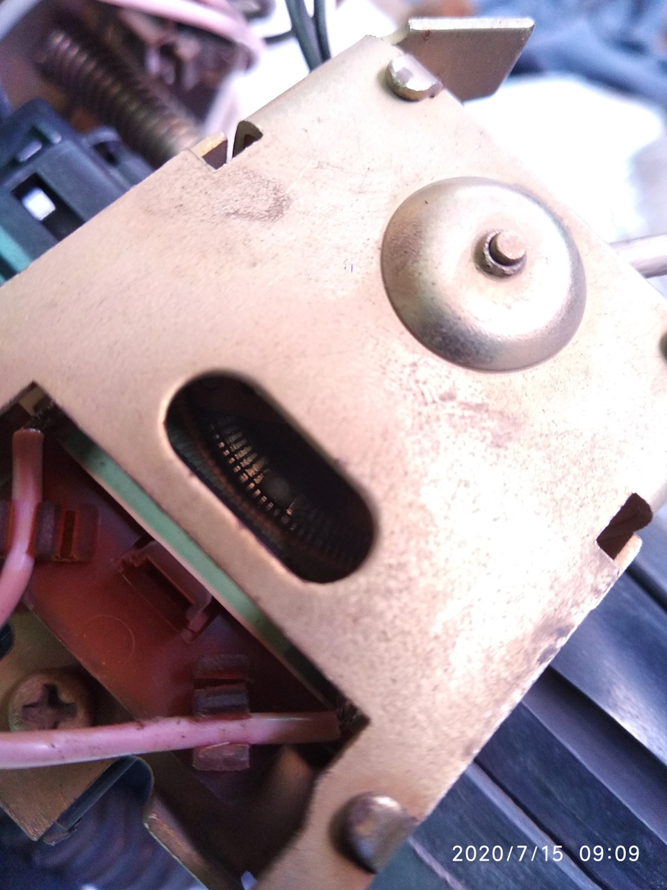 Плавает стрелка указателя топлива бензобака — Lada 21099, 1,5 л, 1999 ...