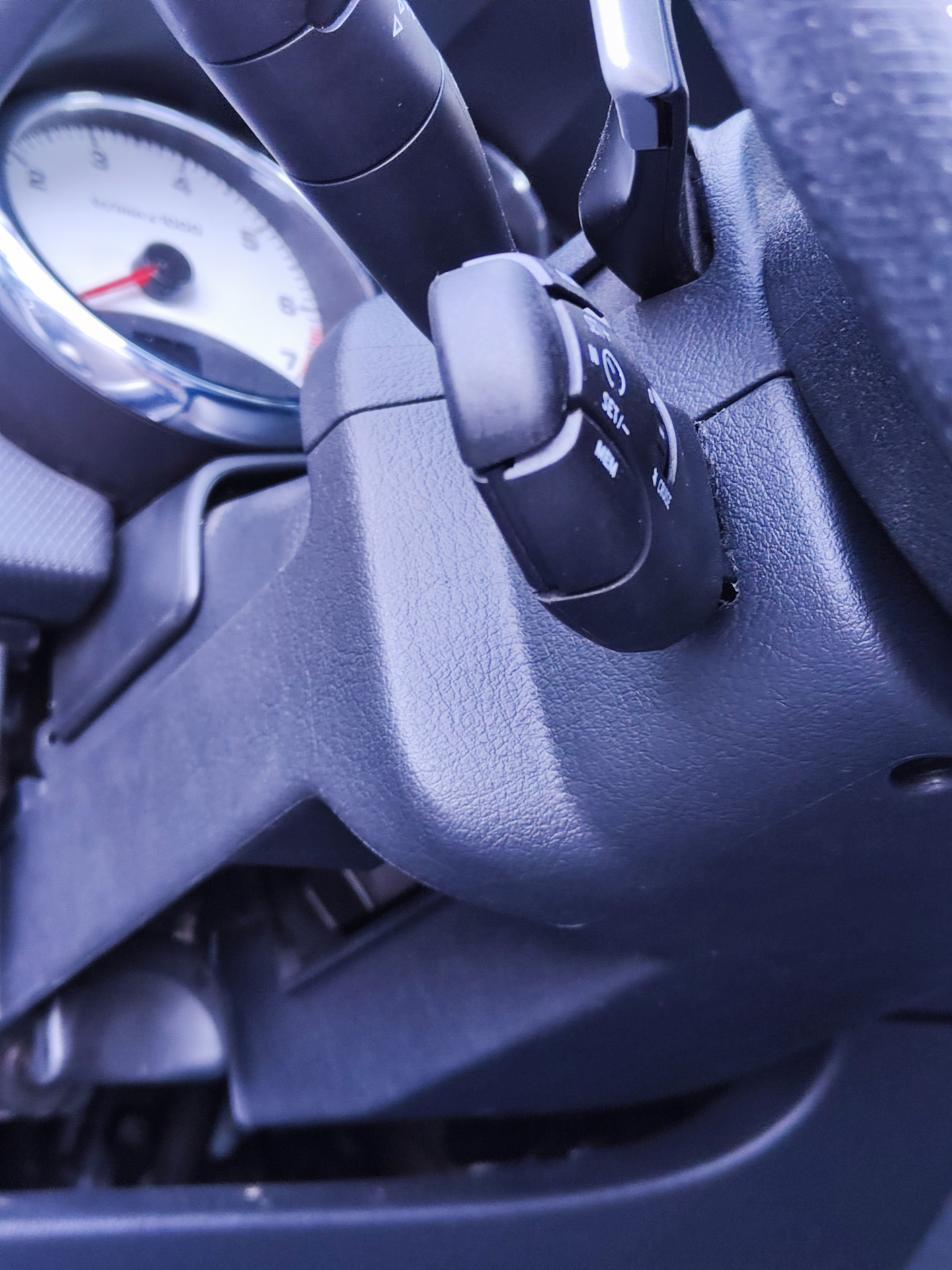 Добавление круиз-контроль и ограничителя скорости — Peugeot 207, 1,4 л ...