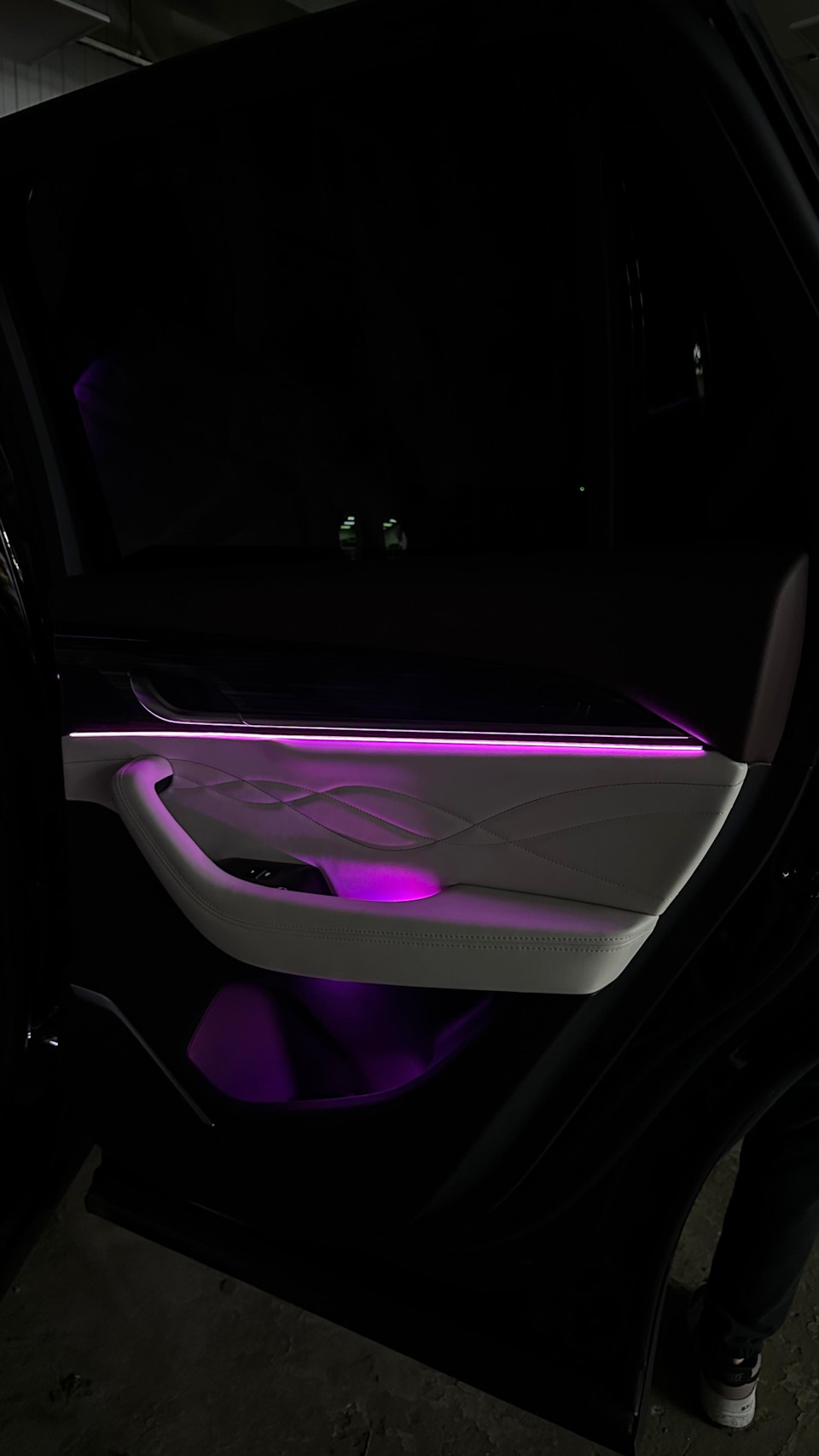 Фоновая подсветка Ambient Light для Geely Monjaro — Куписалон на DRIVE2