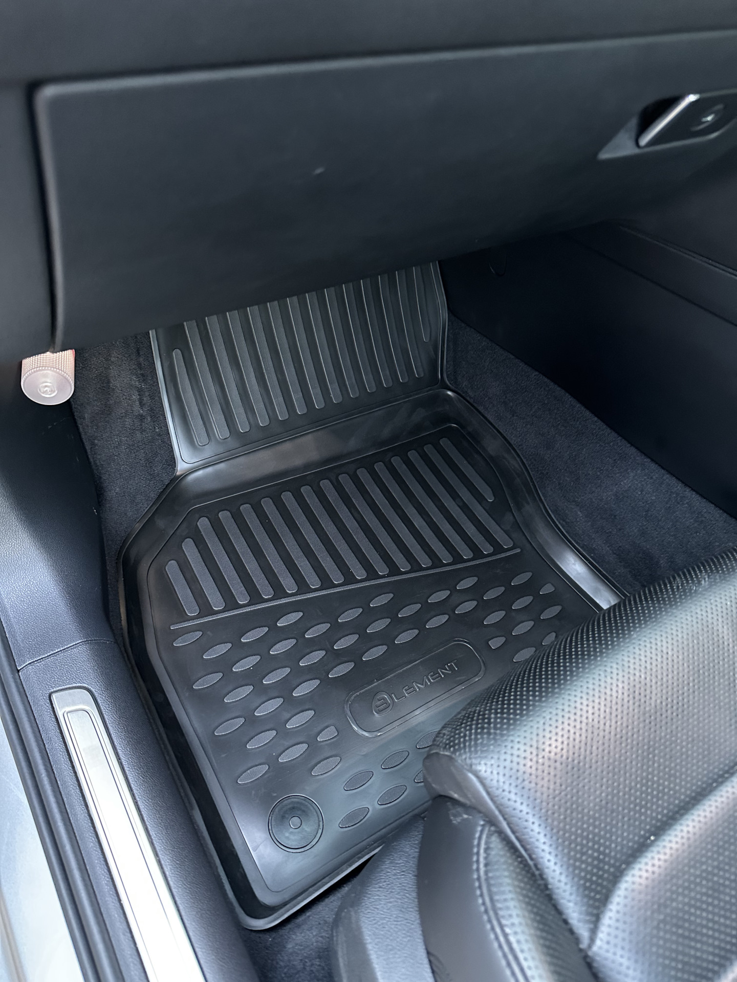 Резиновые коврики — Volkswagen Passat Variant (B8), 1,4 л, 2015 года ...