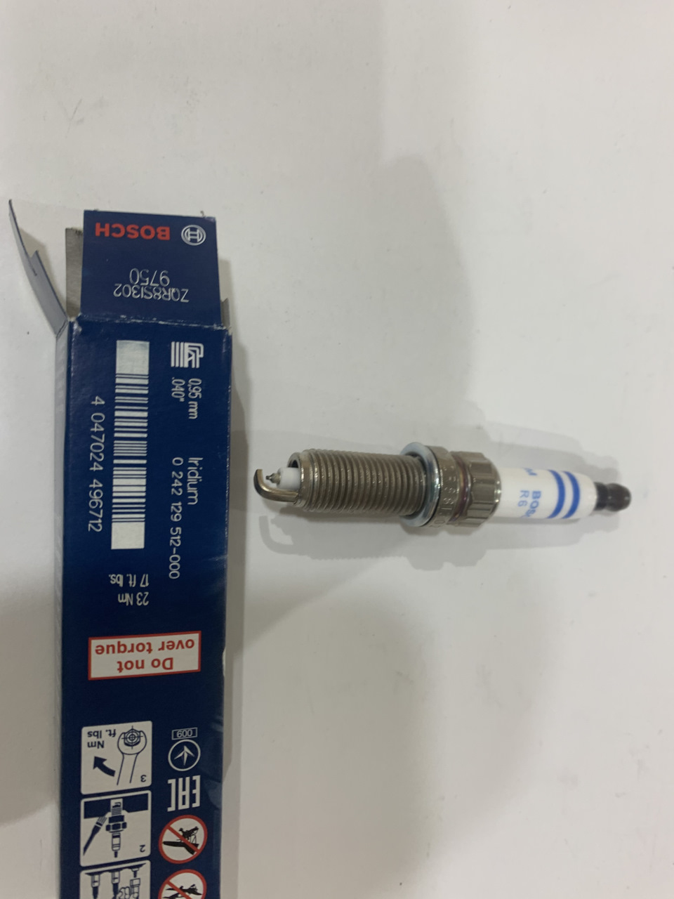 0242129512 СВЕЧА ЗАЖИГАНИЯ ZQR8SI302 (0.95), 1ШТ BOSCH | Запчасти на DRIVE2