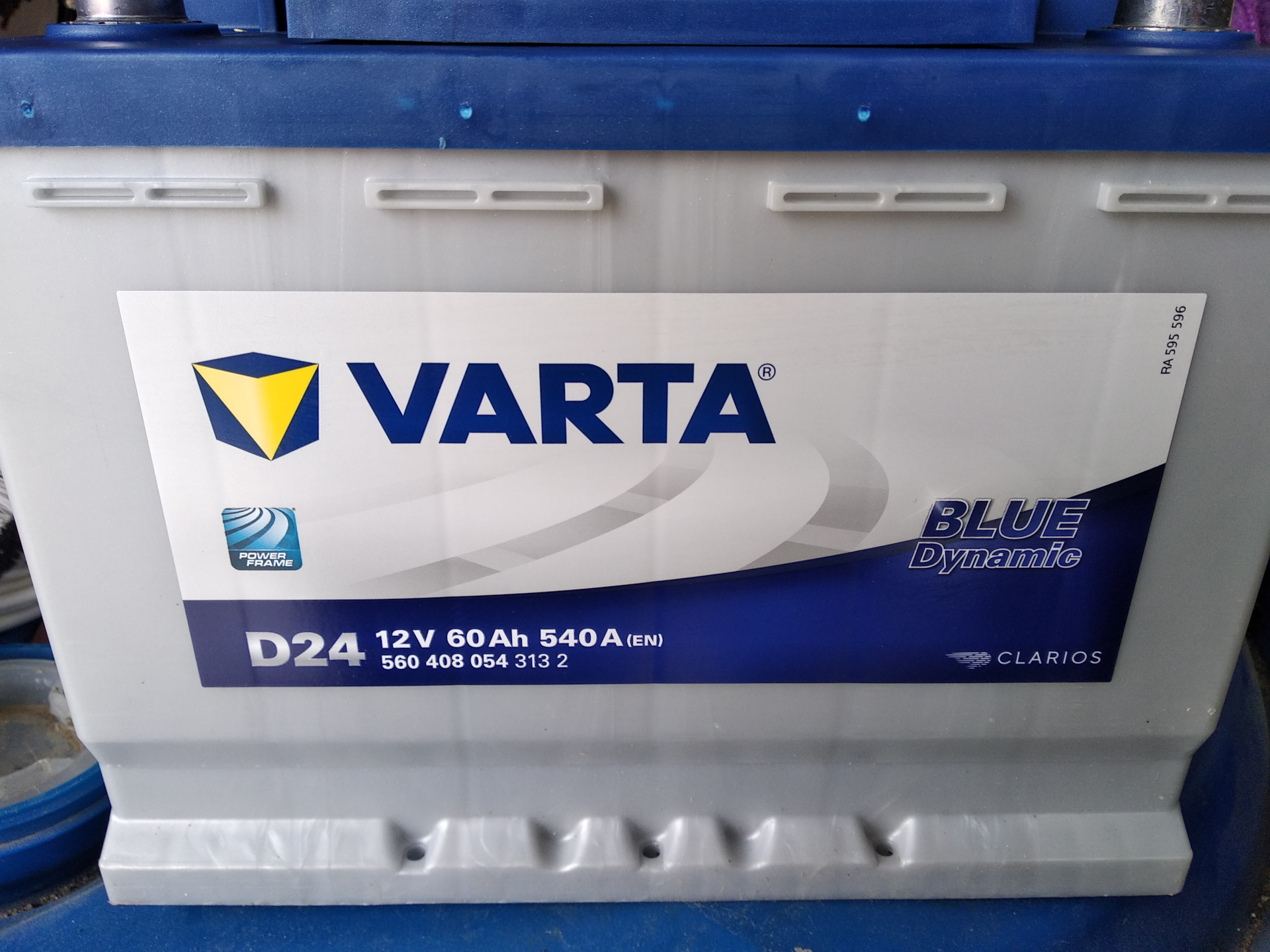 Varta d24. Аккумулятор Varta 560500064. Honda CR-V III аккумулятор варта. Аккумулятор варта наклейки. Varta АКБ подделка.