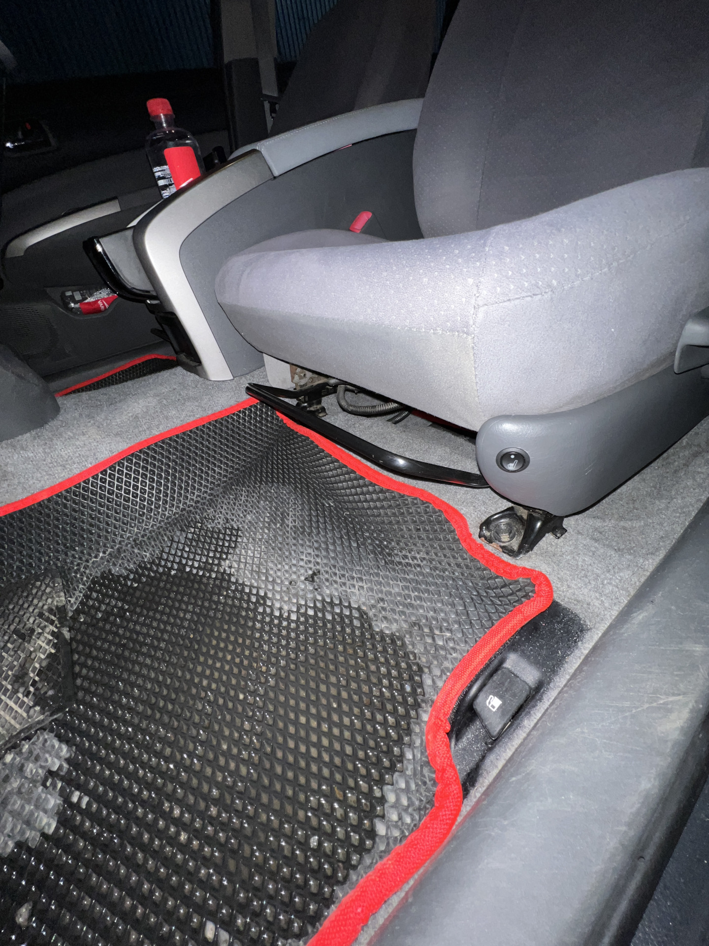 Подогрев сидений Емеля УК — Toyota Prius (20), 1,5 л, 2006 года ...