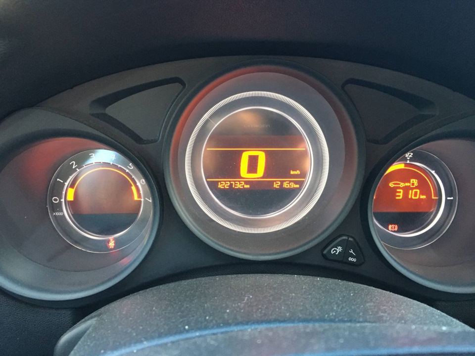 Замена сайлентблока нижней опоры двигателя — Citroen C4 (2G), 1,6 л ...