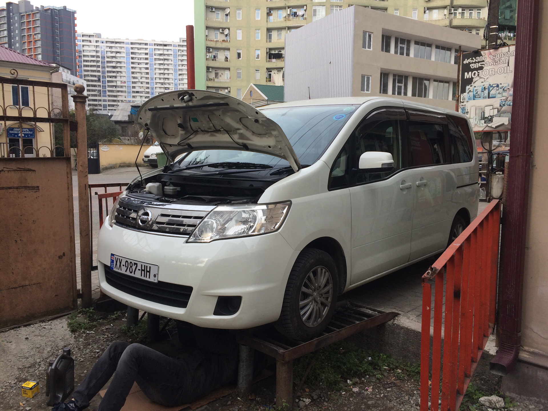 Замена масла — Nissan Serena Mk III (C25), 2 л, 2010 года | своими ...