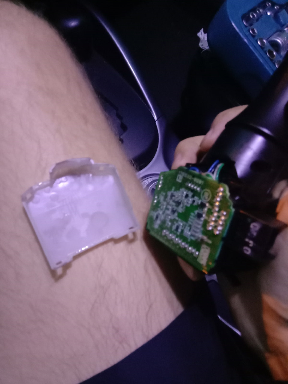 USB розетка в вещевой ящик (бардачек) Лада Гранта FL. — Lada Гранта ...