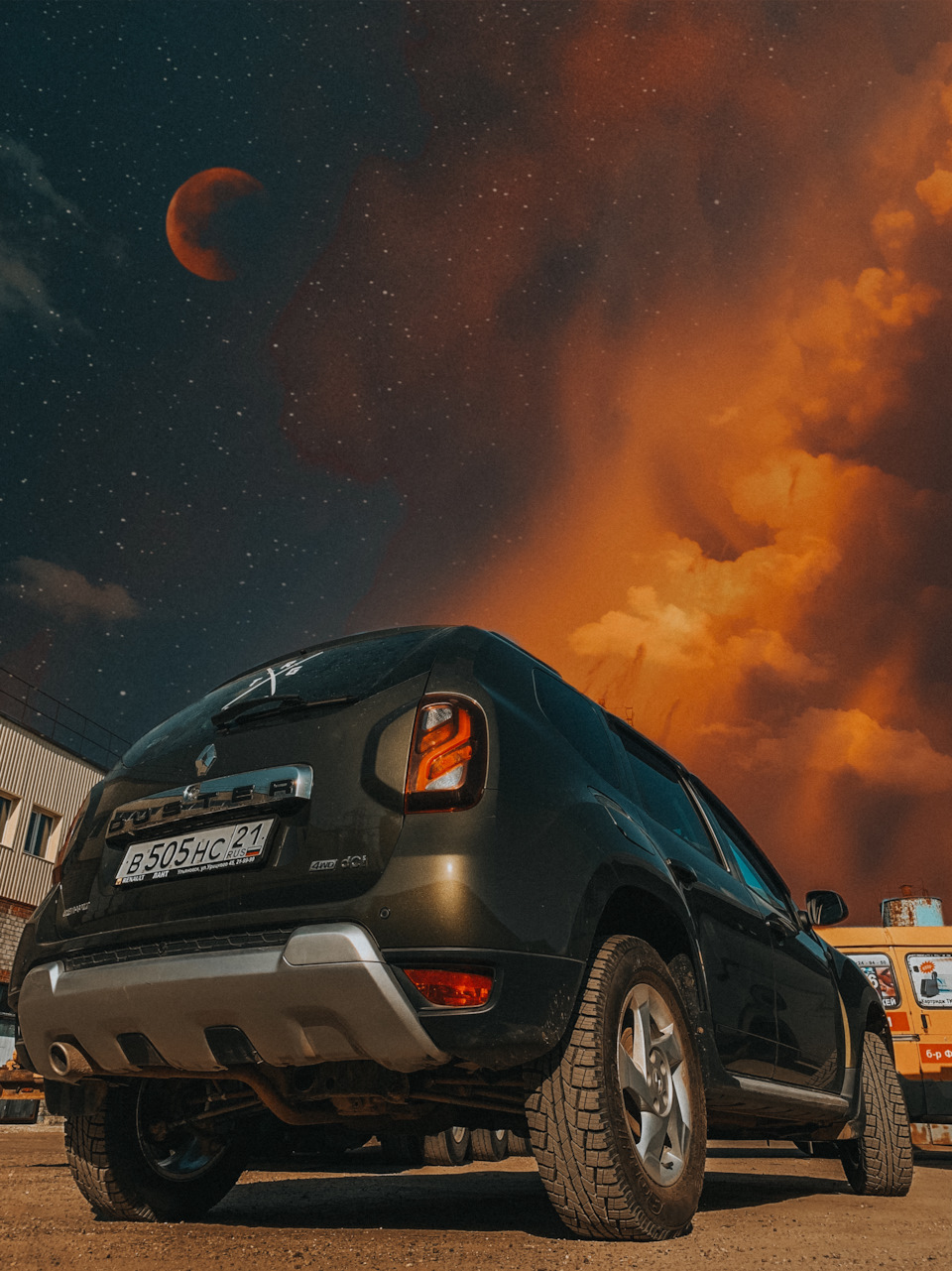 Краска на крышке багажника — Renault Duster (1G), 1,5 л, 2015 года ...