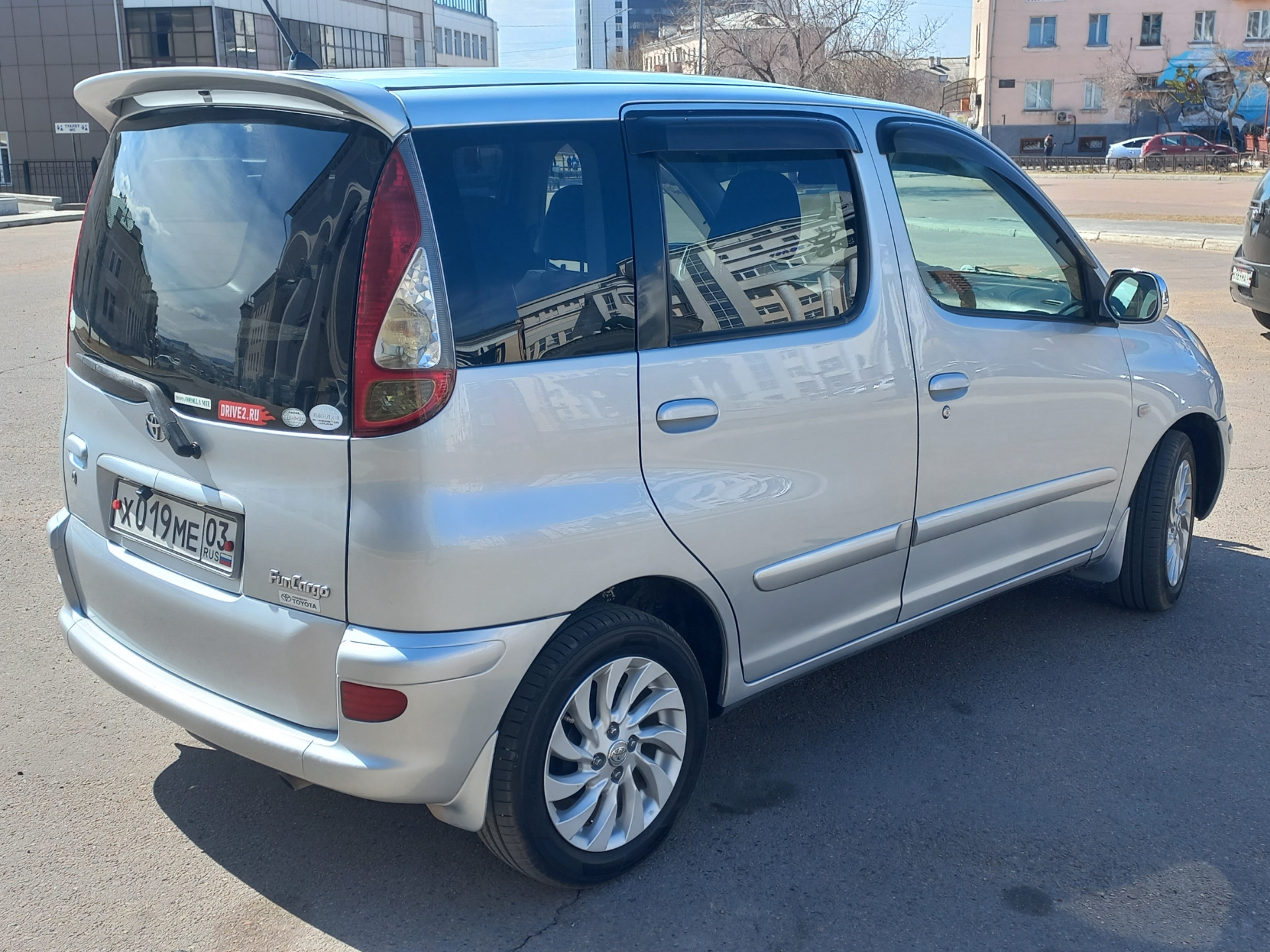 Toyota Funcargo Hertz drive2