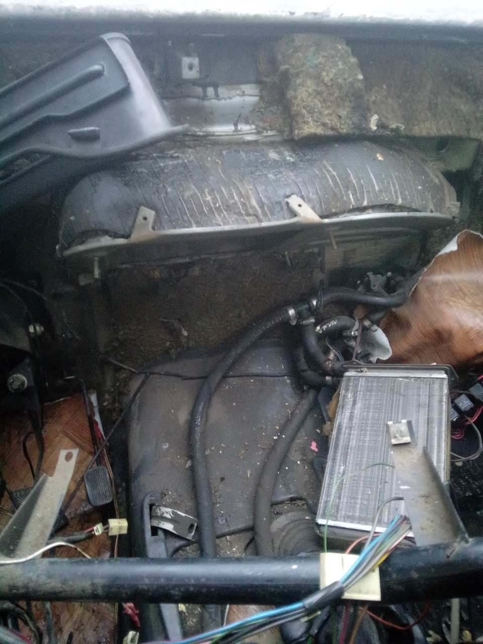 А именно вот этот вот короб — Lada 2120 Надежда