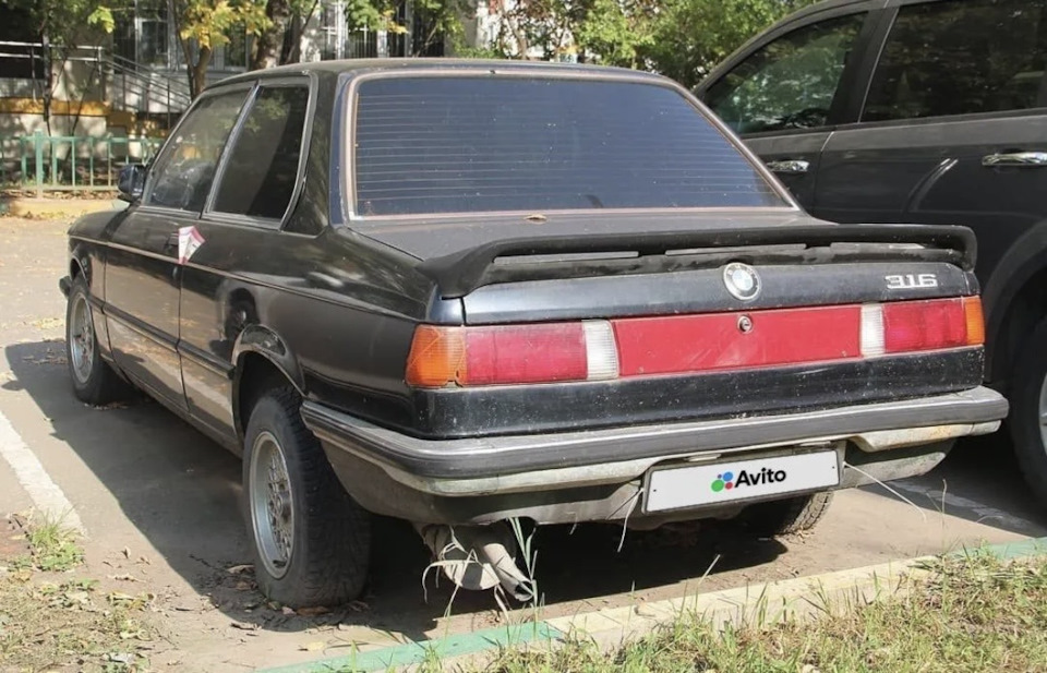 Вот такой она была раньше, до того, как ей «владели» реальные собственники. — BMW 3 series (E21)