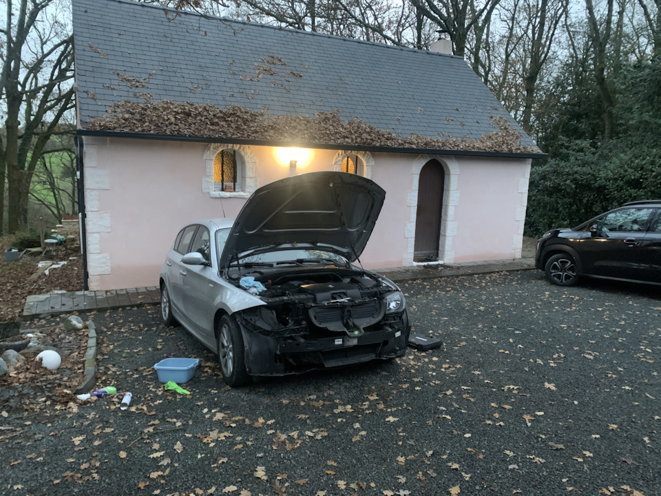 Фары потеют. Потные фары. — BMW 1 series (E81/E87), 2 л, 2007 года ...