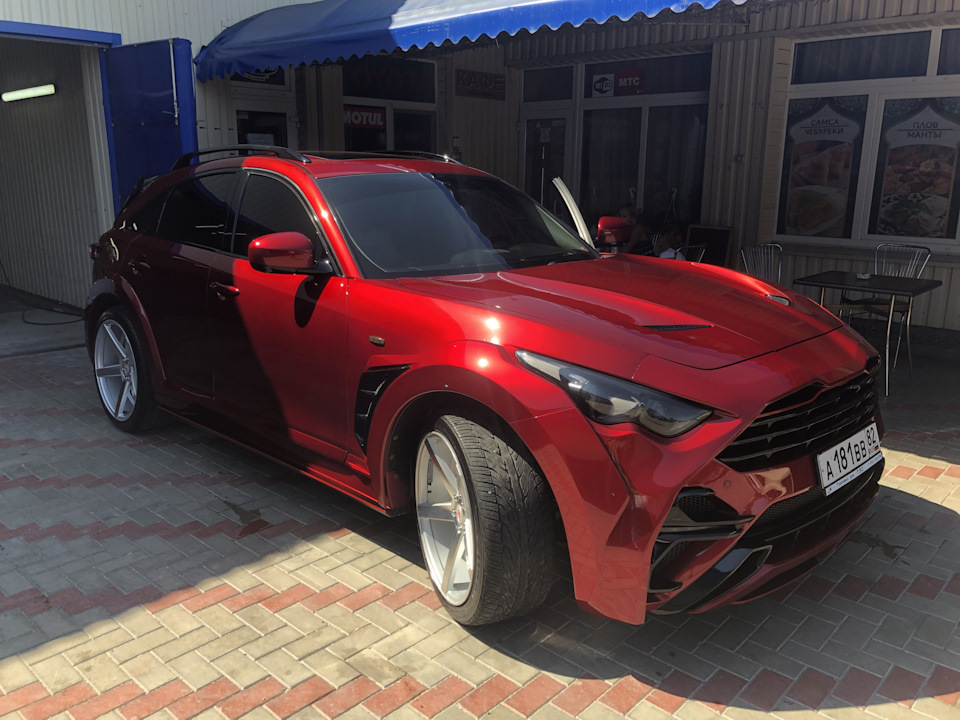 Infiniti fx50s малиновый Кэнди