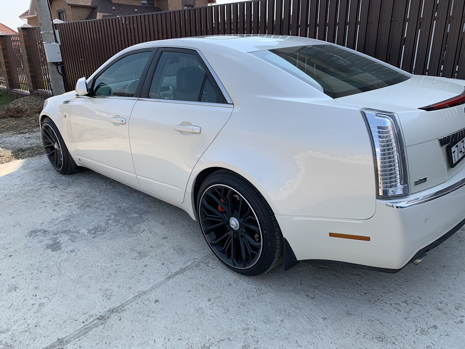 Cadillac CTS оранжевый