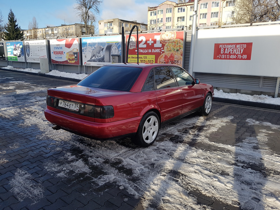 Hella black audi 200