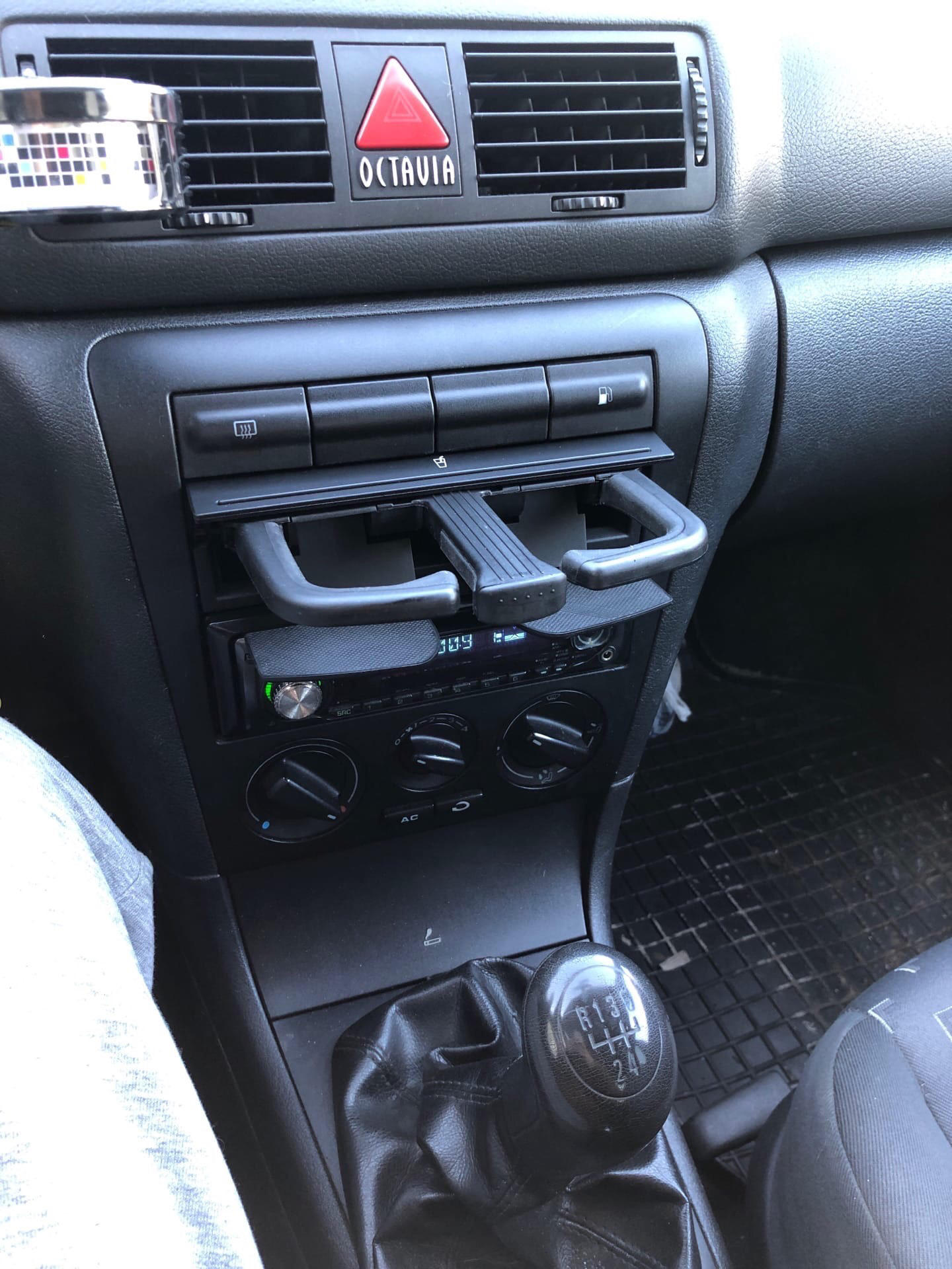 Подстаканник golf4 — Skoda Octavia A4 Mk1, 1,4 л, 2008 года ...