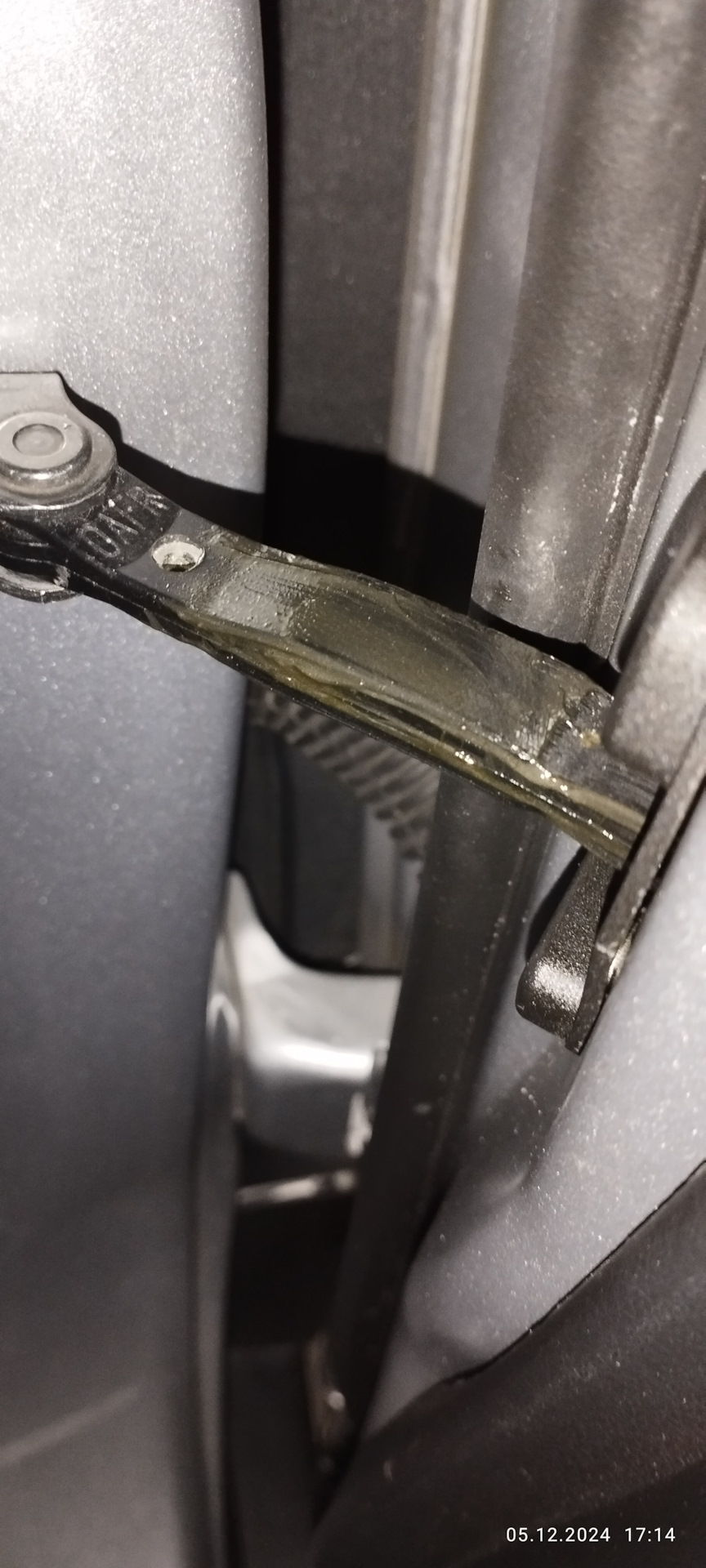 Смазал направляющие! Смазка впитывается оч.хорошо… — Honda CR-V (RM)