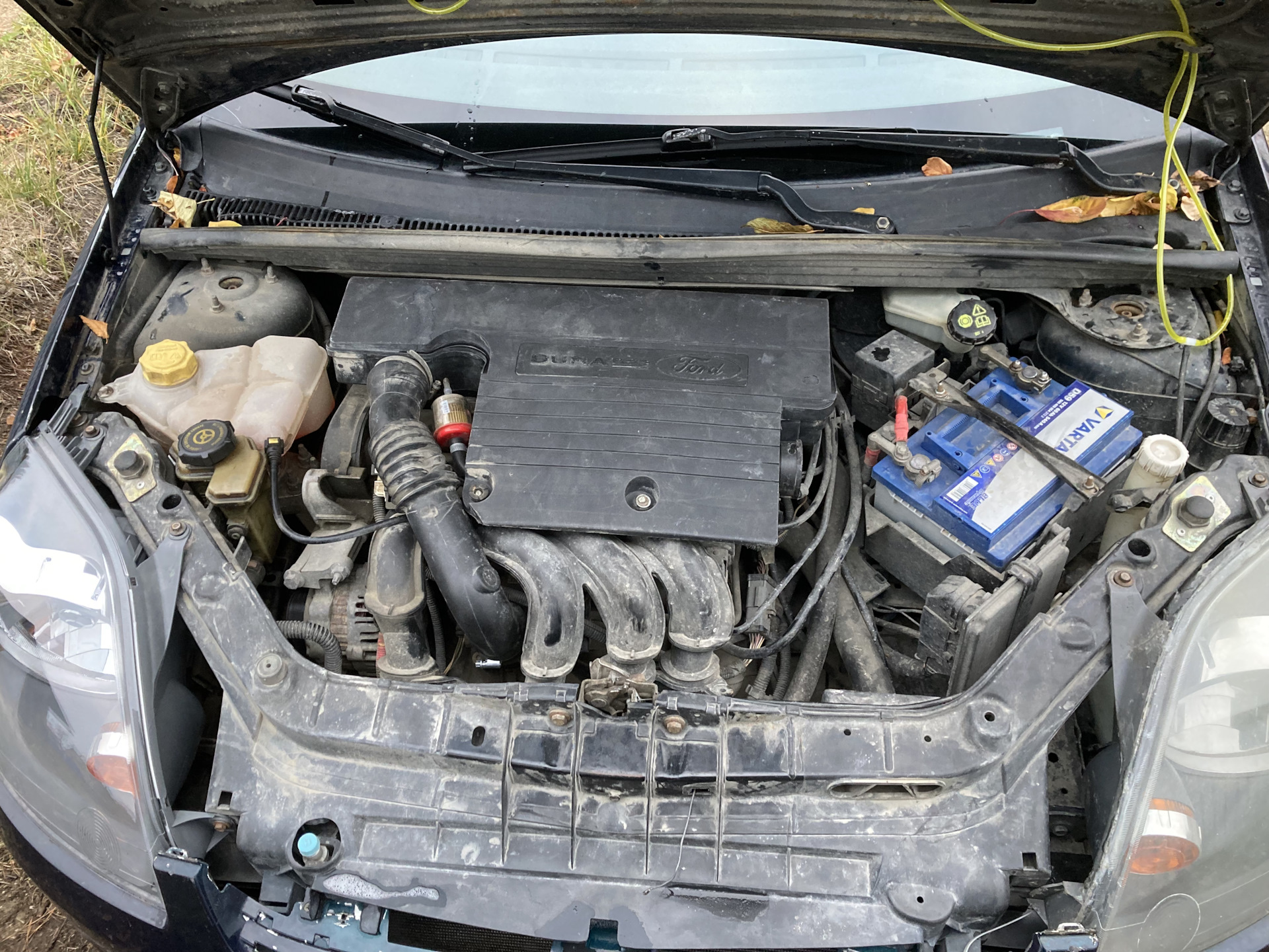 Мк 5 двигатель. Нулевик Форд Фиеста МК 5. Ford Fiesta 1995 воздухан электрический. Ford Fiesta mk6 защита двигателя. Ford Fiesta mk5 проводка в моторном отсеке.