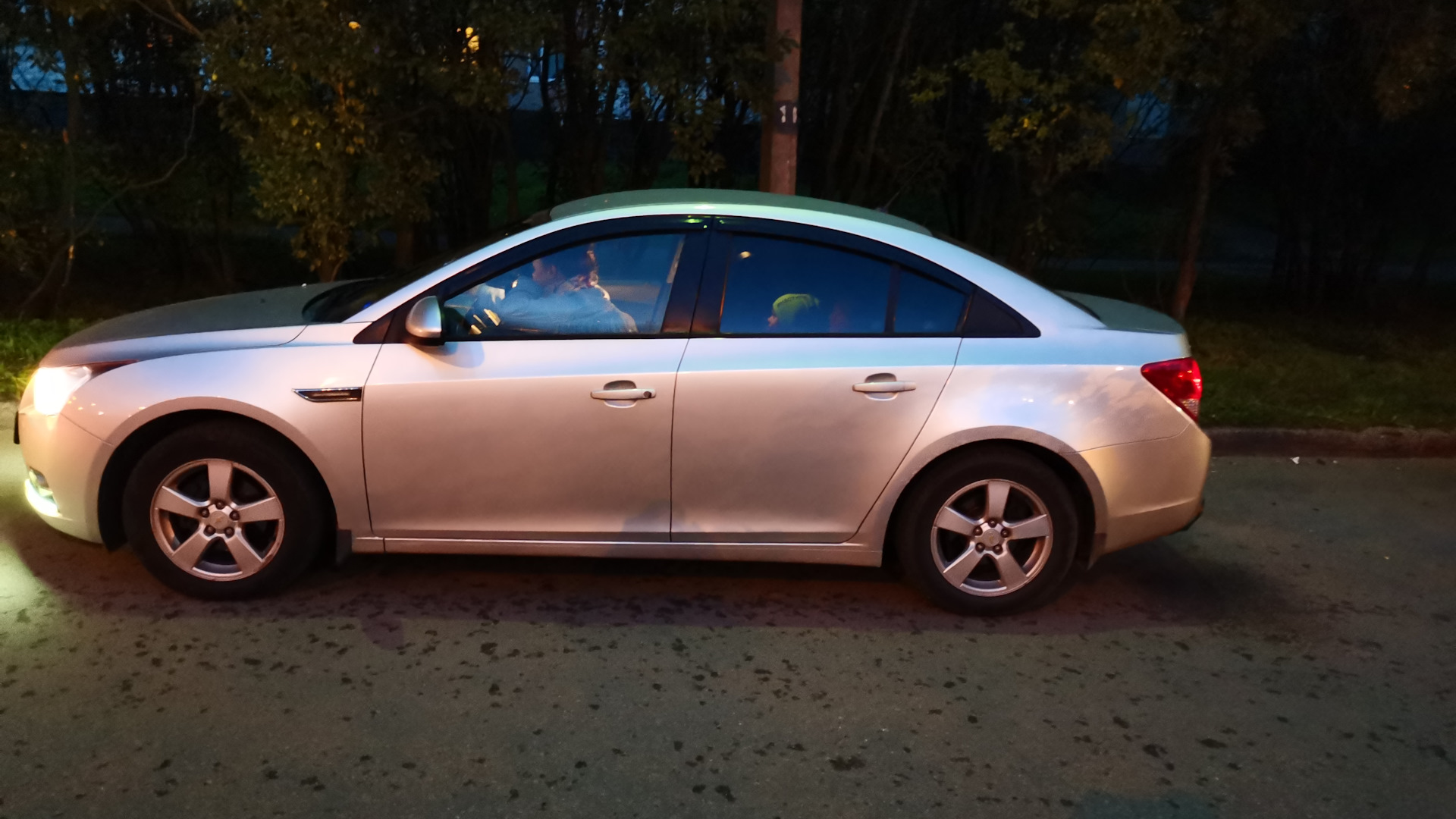 Chevrolet Cruze (1G) 1.8 бензиновый 2010 | Злая машина на DRIVE2