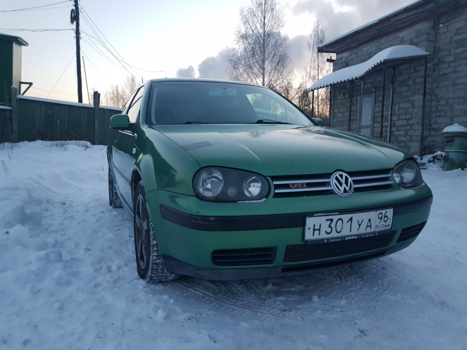 Спущенные колеса — Volkswagen Golf Mk4, 1,6 л, 2002 года | шины | DRIVE2