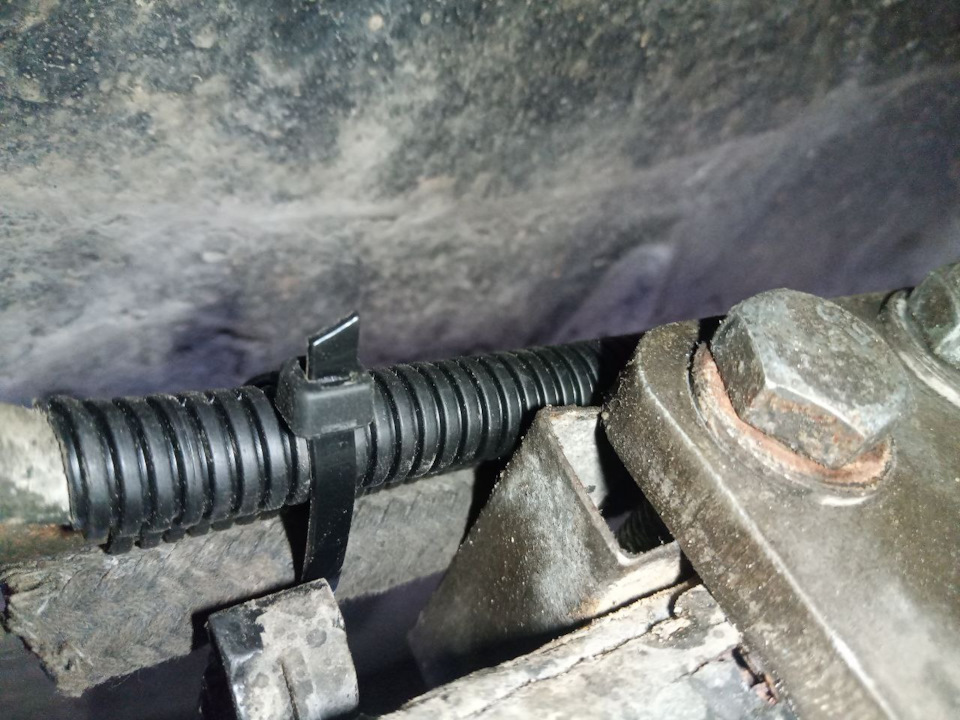 Трубки защищены — SsangYong Kyron