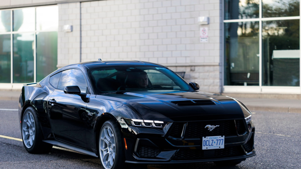 Ford Mustang * Черная Стрела *