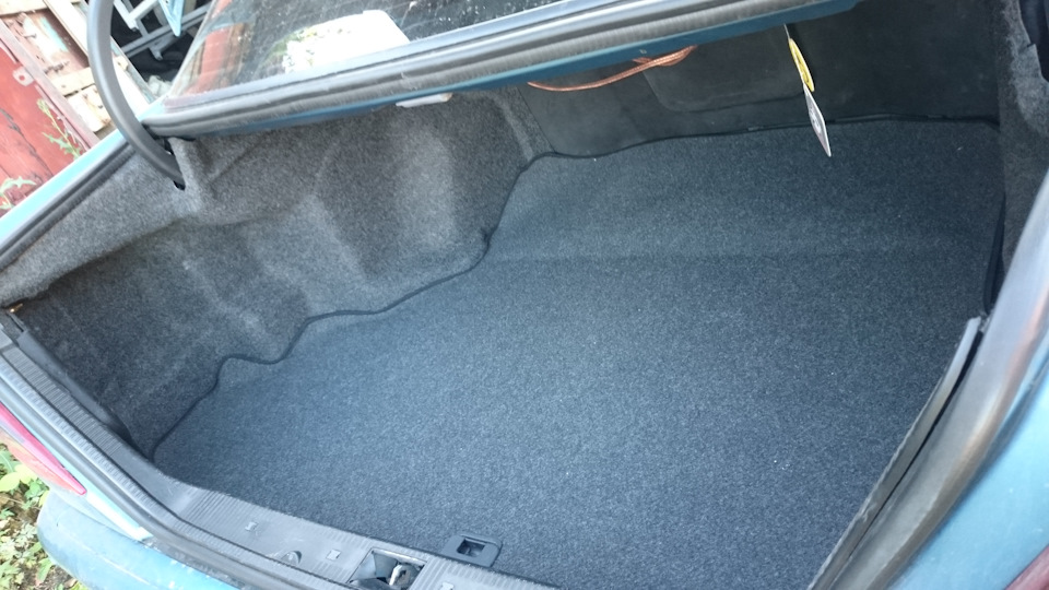 Новые обшивки в багажнике — Mercedes-Benz C-class (W202), 2 л, 1999 ...