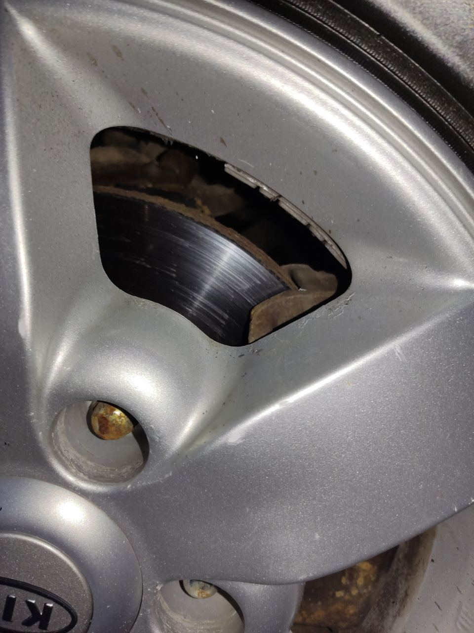 Вырвало шаровую, на верхнем рычаге. — KIA Sorento (1G), 2,5 л, 2008 ...