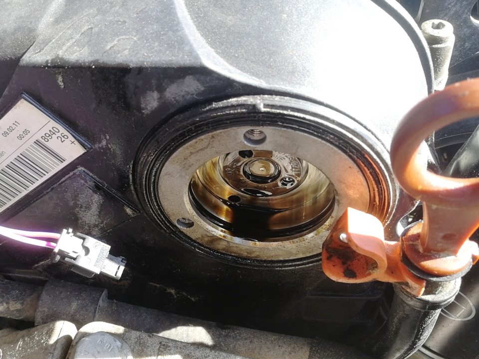 Посадочное место клапана и прокладка в нем — Skoda Superb Combi (Mk2). Запчасти на фото: 090211