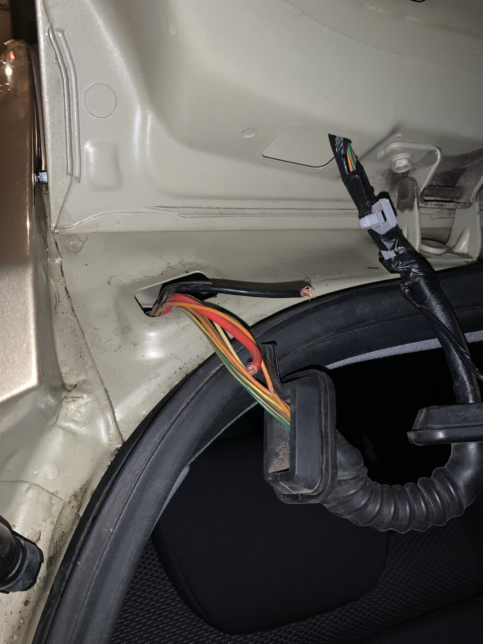 Обогрев заднего стекла — KIA Rio 5-door (2G), 1,4 л, 2011 года ...