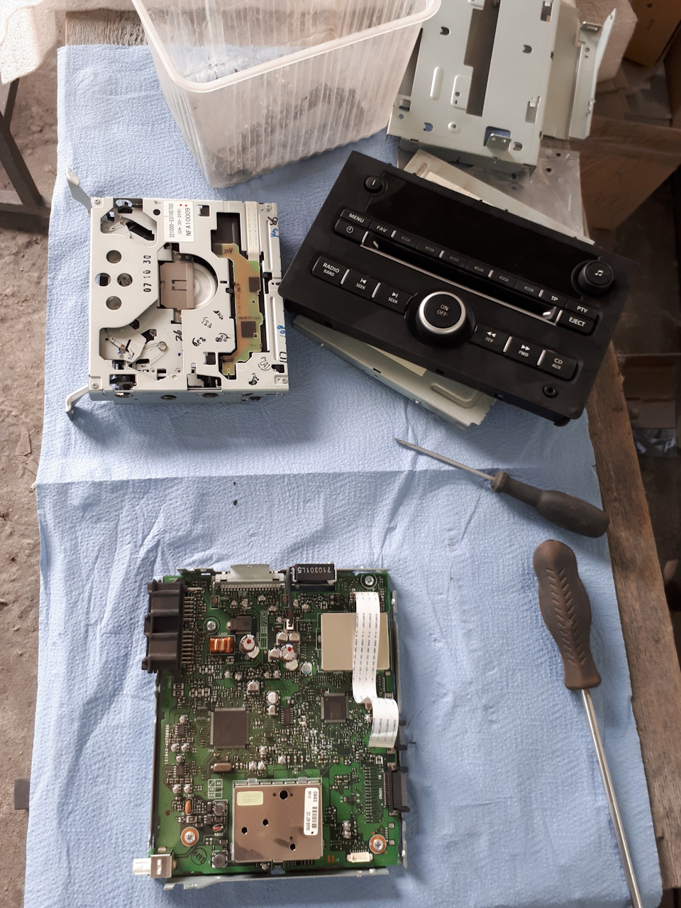 Выпаивание линейных выходов штатной магнитолы. ХЕЛП ! — Saab 9-3 (2G ...