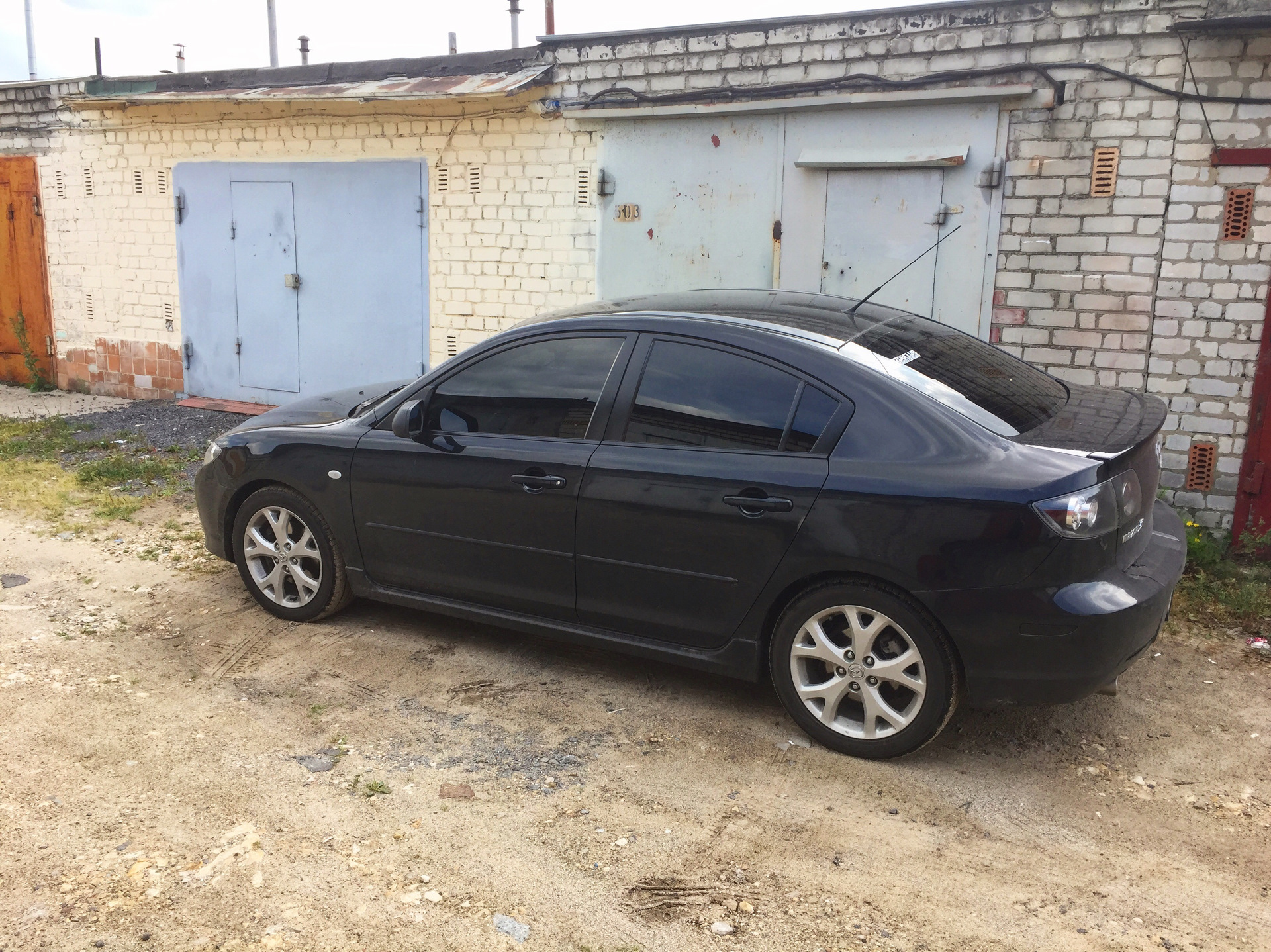 Mazda 3 2011 белая тонированная