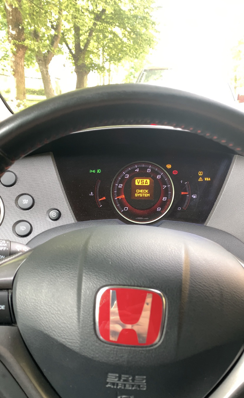 Загораеться периодически Vsa, ABS, короче чек Систем😬 — Honda Civic Type R  (3G), 2 л, 2008 года | поломка | DRIVE2