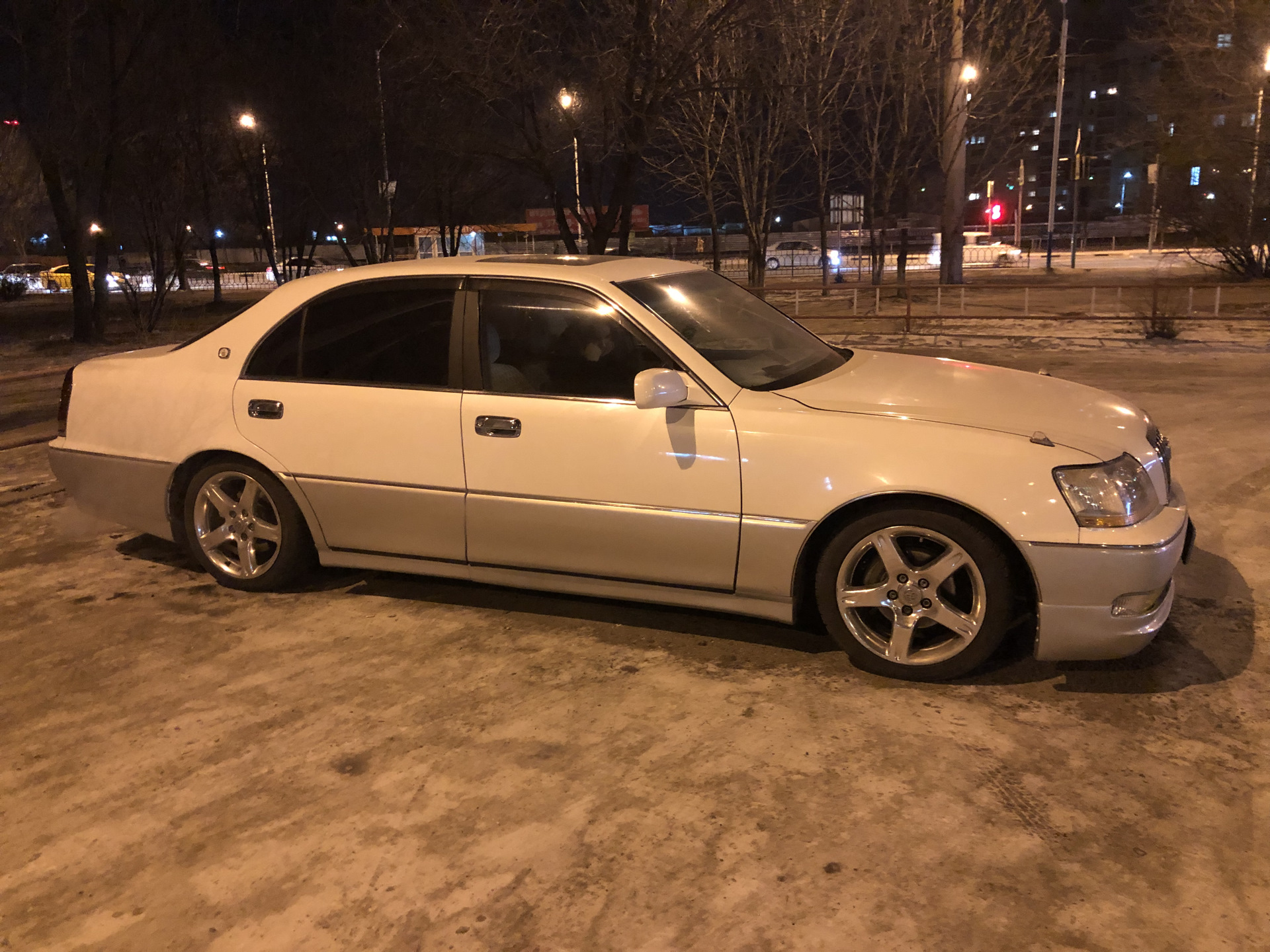 Тойота кроун замена. Crown Majesta s170. Краун Маджеста 170. Toyota Crown Majesta. Диски Crown Majesta 17.