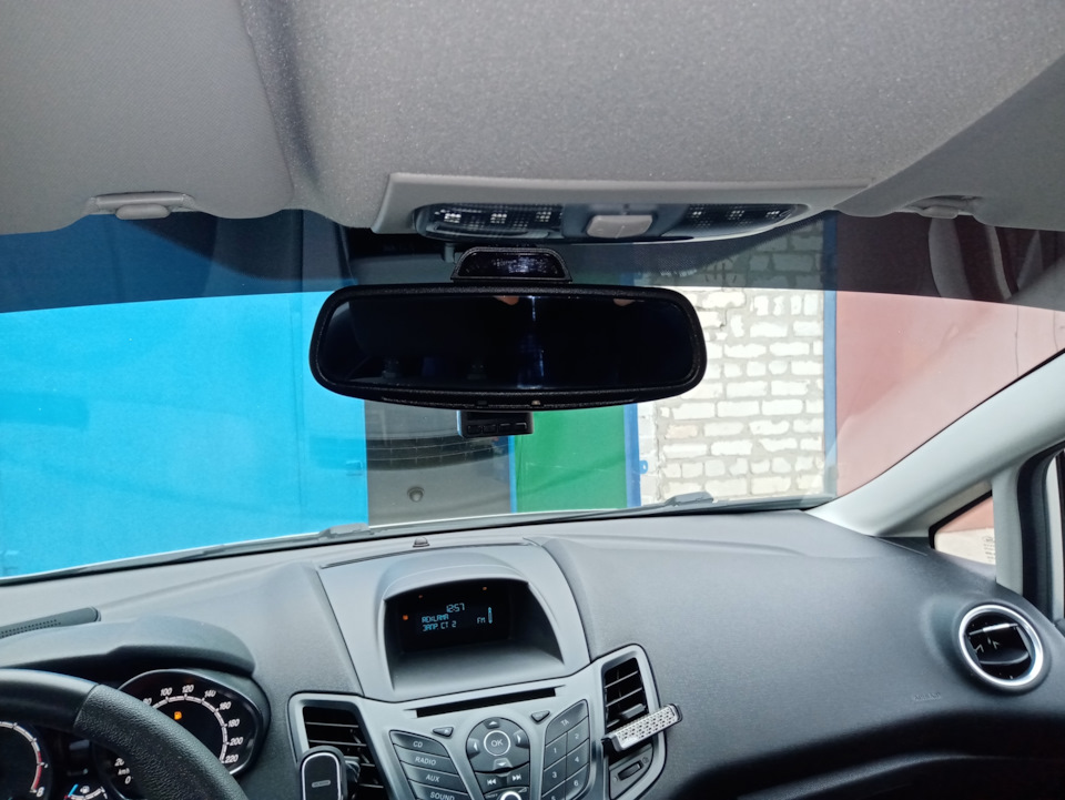 Зеркало заднего вида с автозатемнением — Ford Fiesta Sedan, 1,6 л, 2015 ...