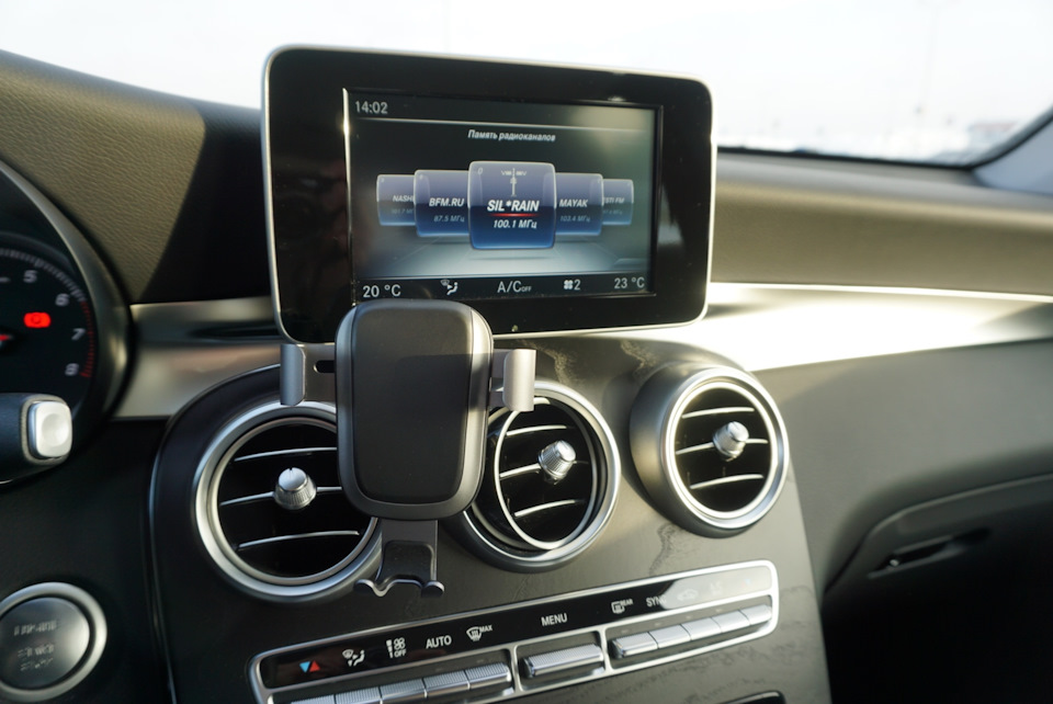 iRQAAgN 3OA 960 держатель для телефона mercedes glk