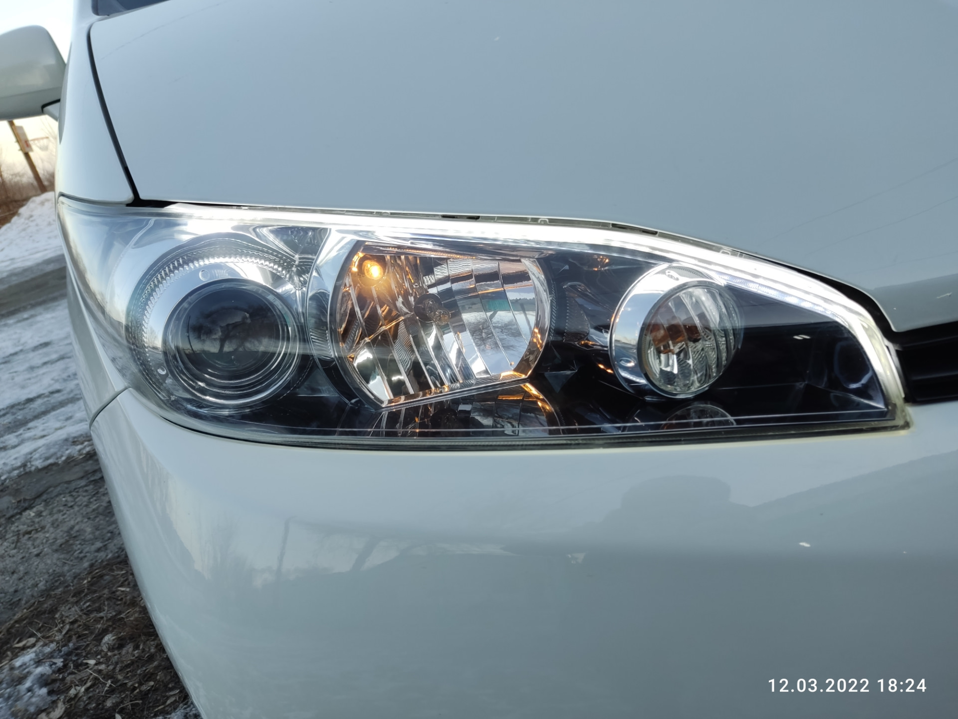 Полировка фар и оклейка полеуретановой пленкой. — Toyota Wish (AE20), 1 ...