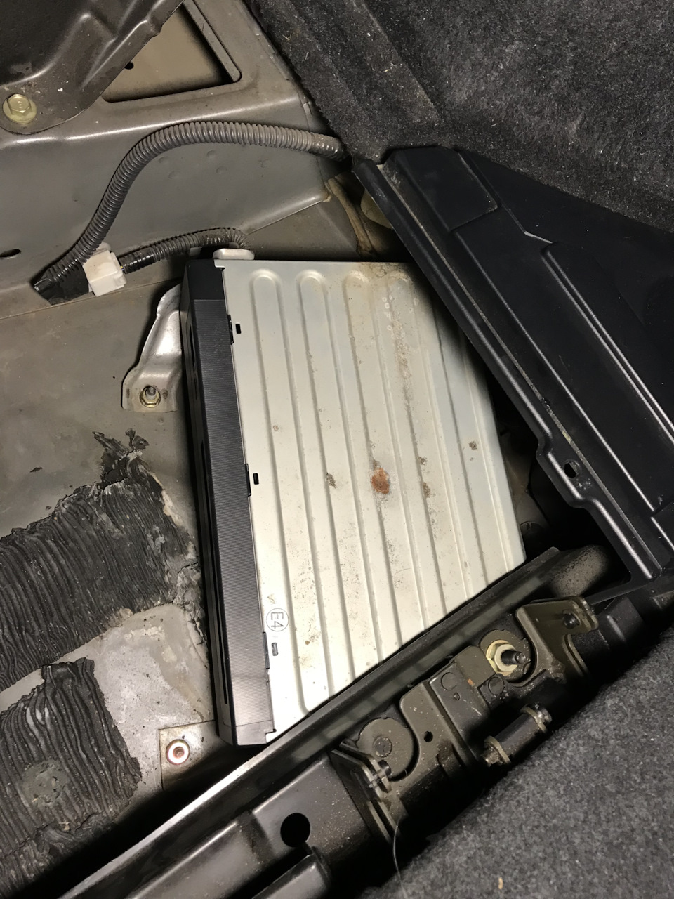 Застрял диск в блоке навигации — Lexus RX (2G), 3 л, 2003 года | другое ...