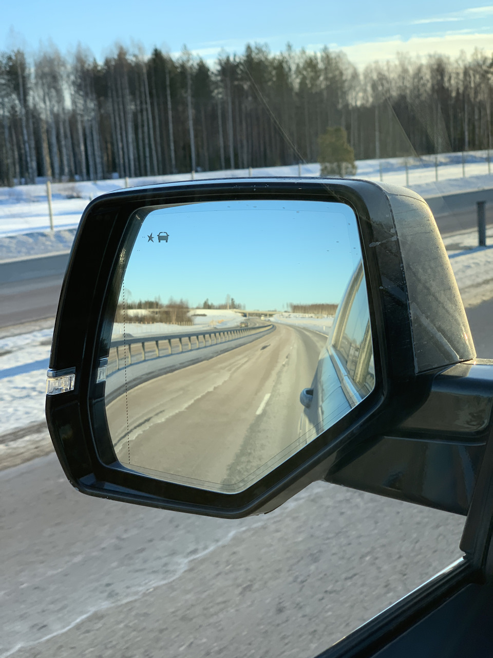 Хайвей в Финляндии — Cadillac Escalade (4G)