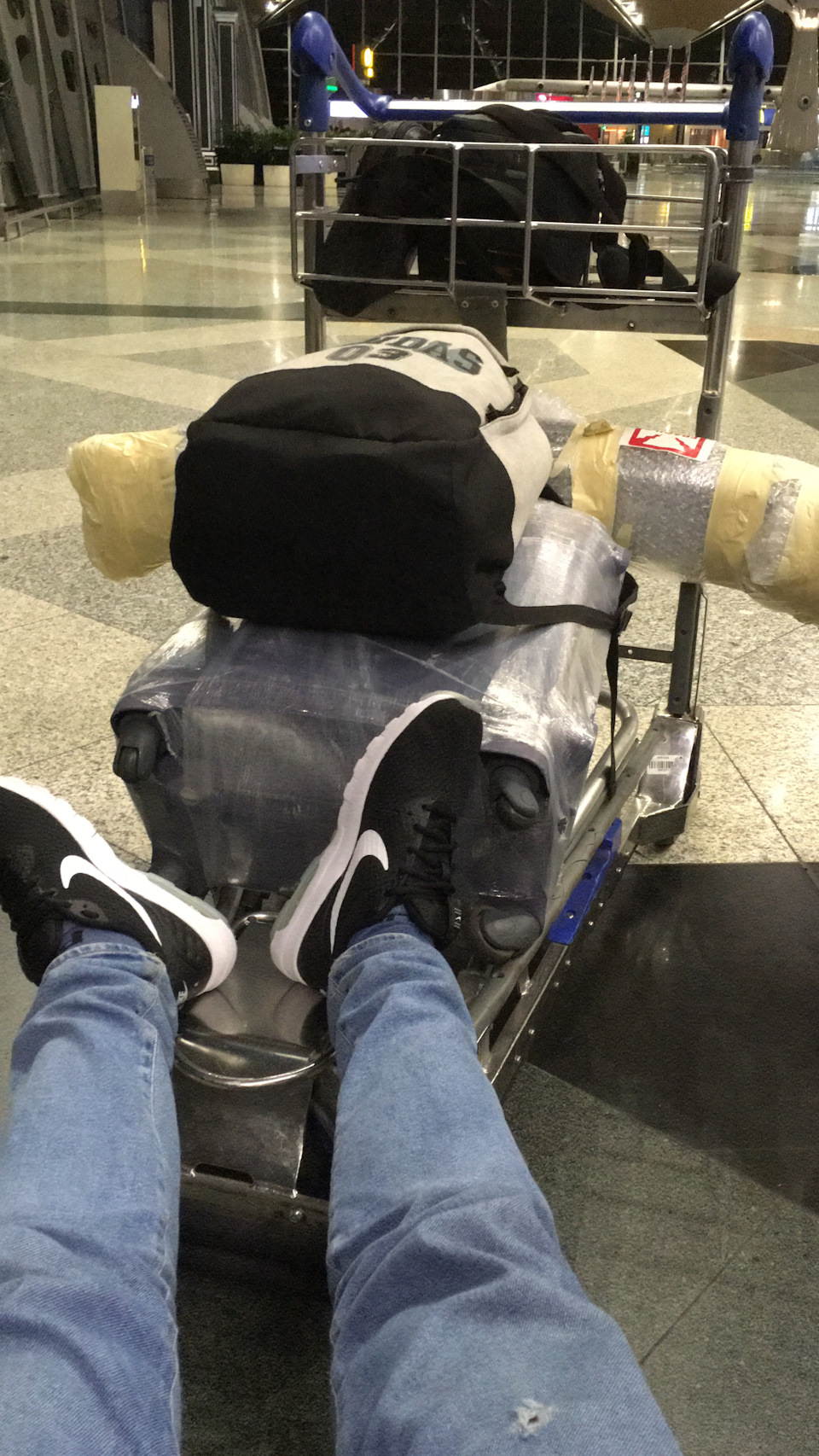 Ожидание рейса в Куала-Лумпуре — Honda Civic 4D (8G)