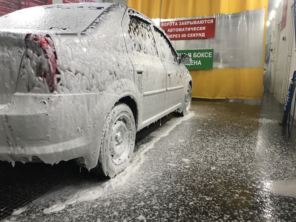 Лопнул радиатор охлаждения! — Renault Logan (1G), 1,4 л, 2013 года ...