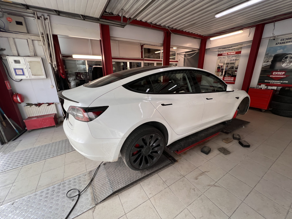 Биение низкопрофильных шин на скорости и решение проблема — Tesla Model ...