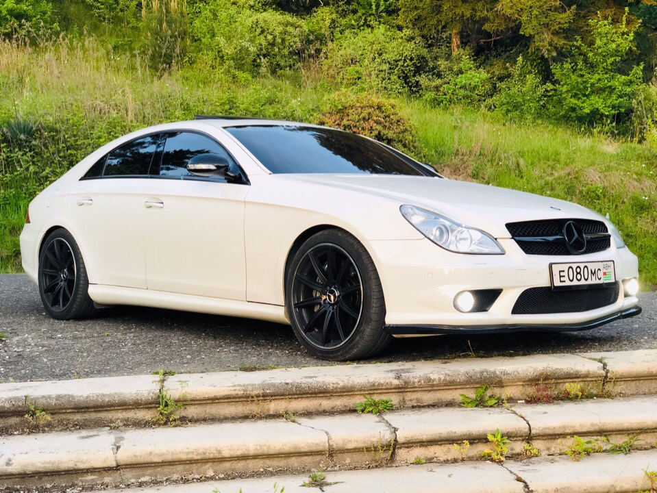 Мерседес банан CLS 5 5