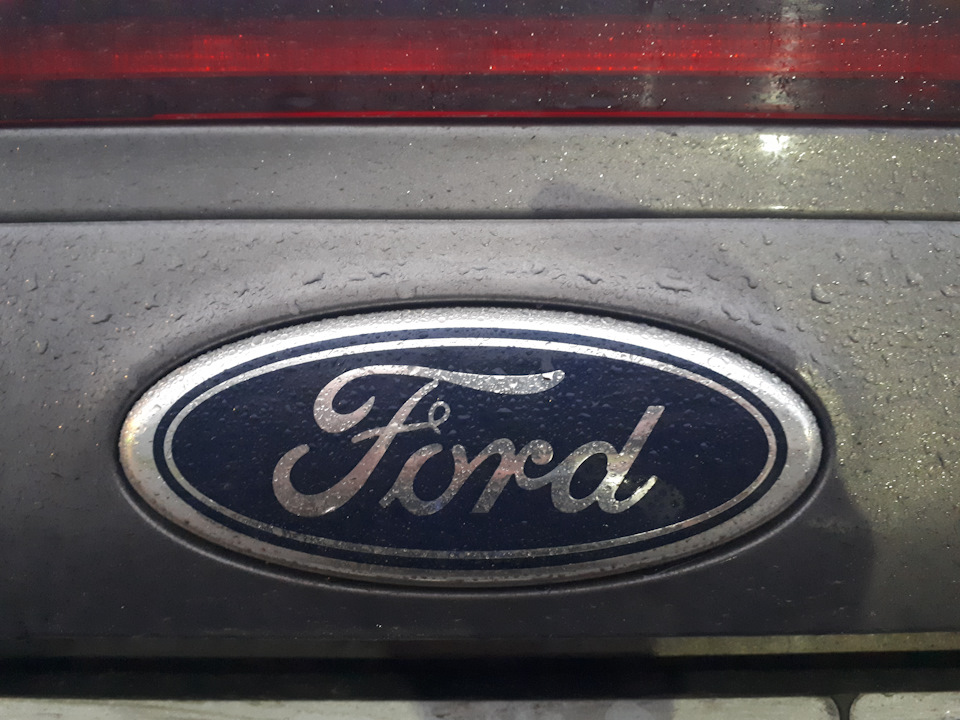 Замена эмблемы FORD по гарантии — Ford Focus III Sedan, 1,6 л, 2012 ...
